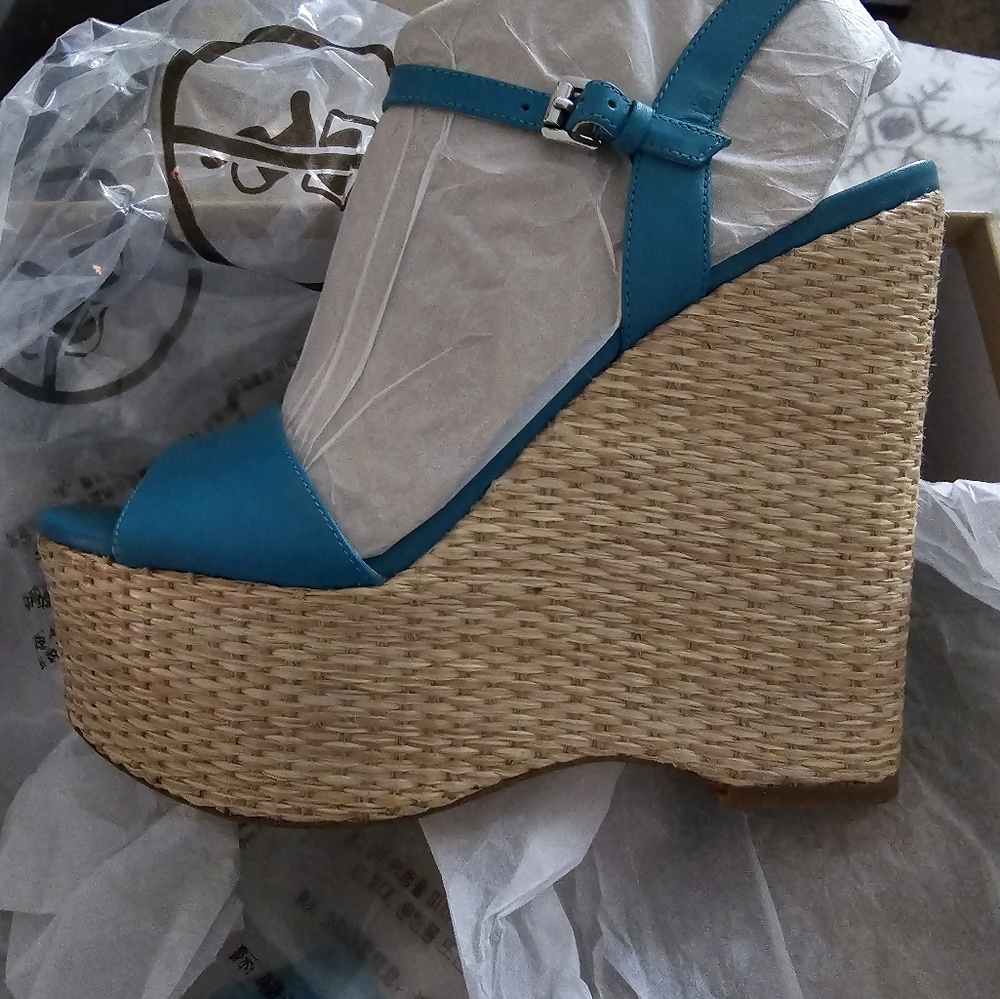 Michael Kors turquoise wedge 8.5